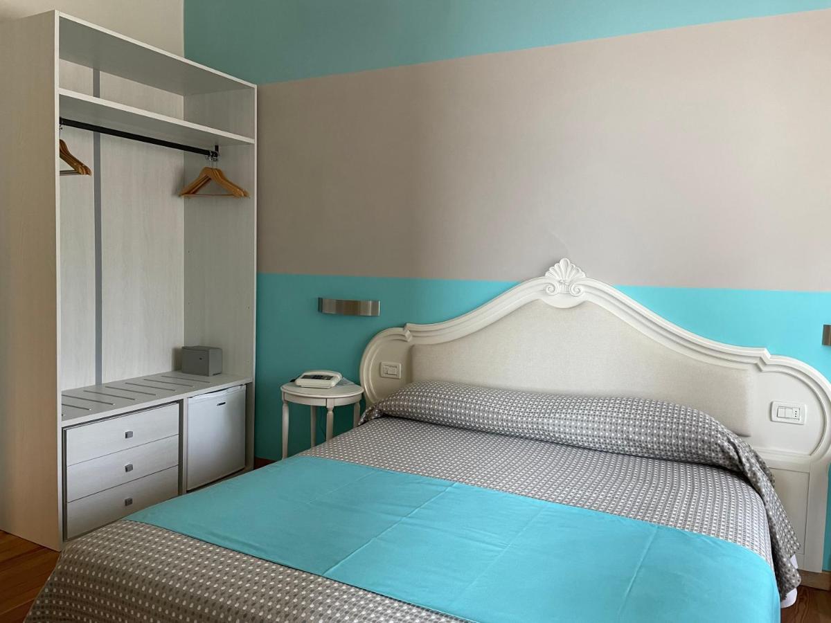 Hotel Bellevue Gardone Riviera Luaran gambar