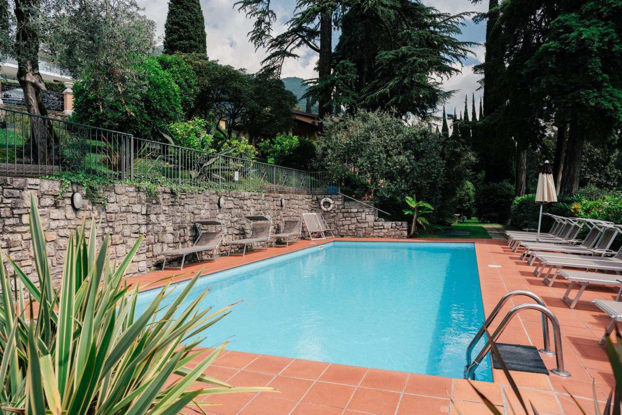 Hotel Bellevue Gardone Riviera Luaran gambar